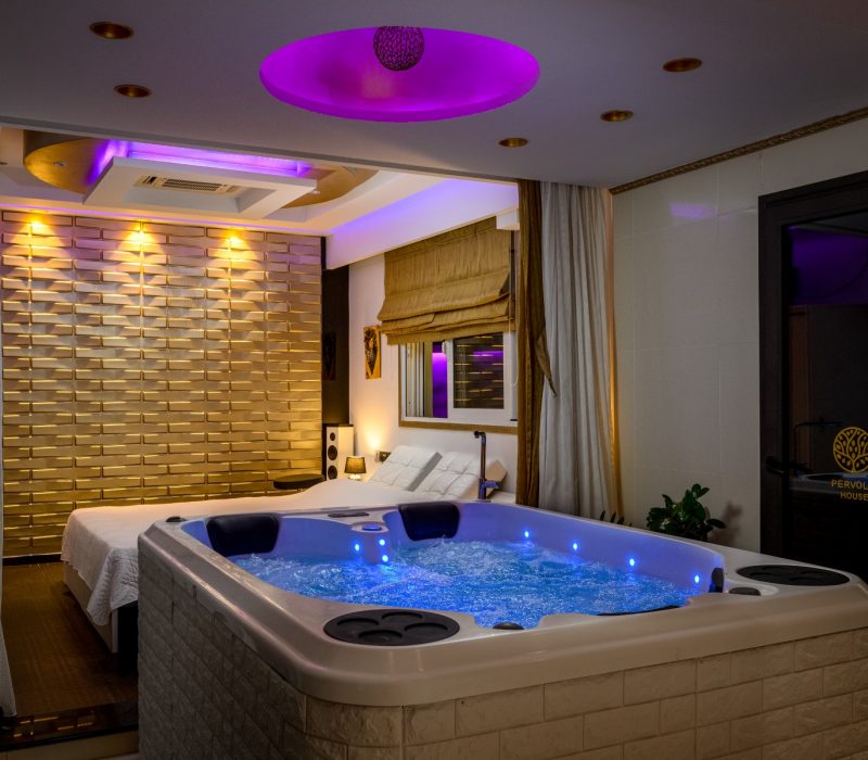 Jacuzzi