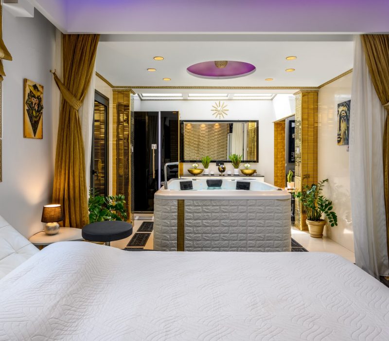Room with jacuzzi
